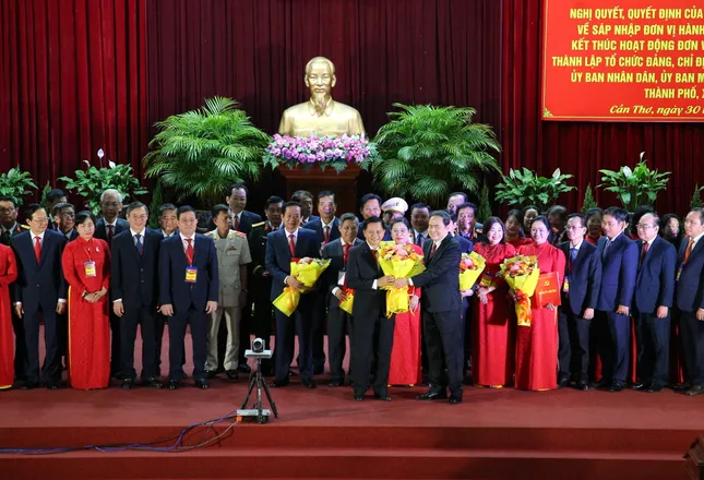 Công bố nhân sự lãnh đạo các tỉnh, thành mới sau sáp nhập- Ảnh 6. Công bố nhân sự lãnh đạo các tỉnh, thành mới sau sáp nhập- Ảnh 6.