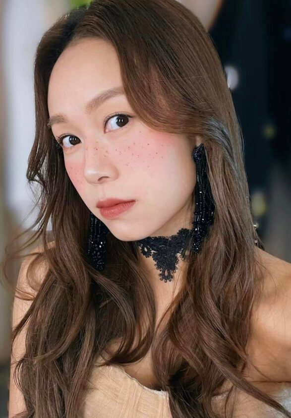 Á hậu tai tiếng mới giải nghệ 3 tháng đã quay lại showbiz, còn đem scandal ngoại tình chấn động ra 