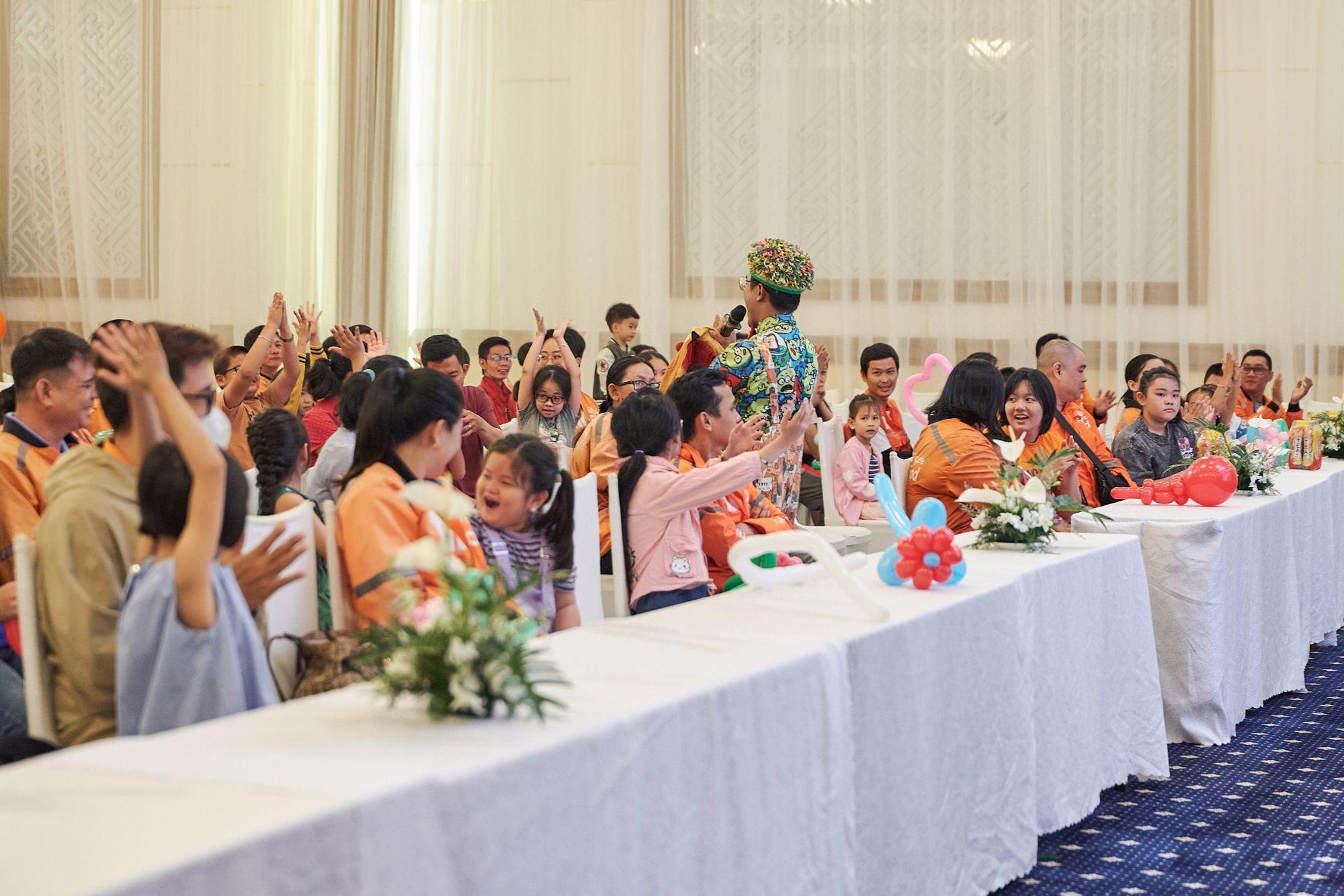 Hàng trăm thành viên gia đình bác tài hội tụ tại “Gia đình Tài Cam”: Một ngày để sẻ chia, gắn kết và tự hào- Ảnh 1.