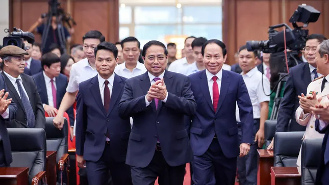 Công bố Bí thư, Chủ tịch UBND các tỉnh, thành phố mới sau sáp nhập- Ảnh 56.