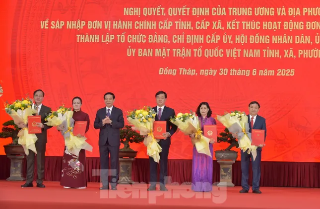 Công bố nhân sự lãnh đạo các tỉnh, thành mới sau sáp nhập- Ảnh 8. Công bố nhân sự lãnh đạo các tỉnh, thành mới sau sáp nhập- Ảnh 8.