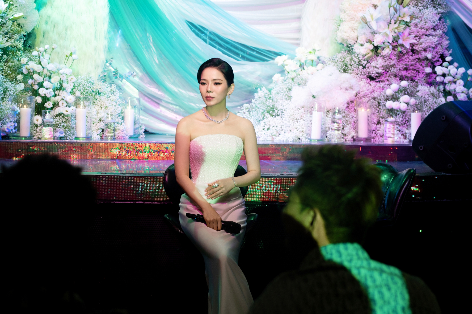 Lệ Quyên thị phạm đàn em hát bolero, nói 1 câu hé lộ mối quan hệ với chồng cũ- Ảnh 6. Lệ Quyên thị phạm đàn em hát bolero, nói 1 câu hé lộ mối quan hệ với chồng cũ- Ảnh 6.