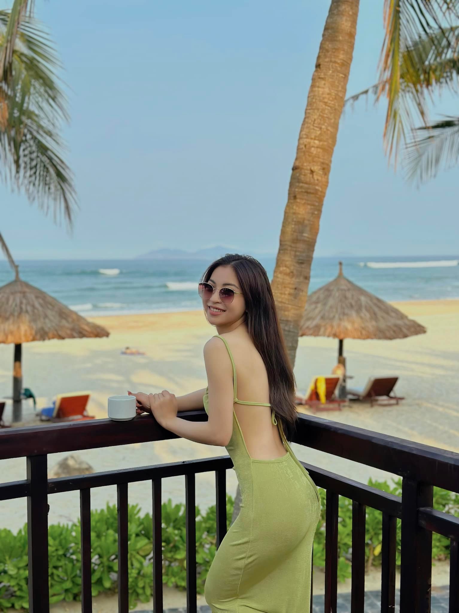 "Mối tình năm 17 tuổi" hot nhất làng bóng đá khoe visual sáng bừng sân pickleball, diện bikini nóng bỏng còn gây sốt hơn!- Ảnh 8.