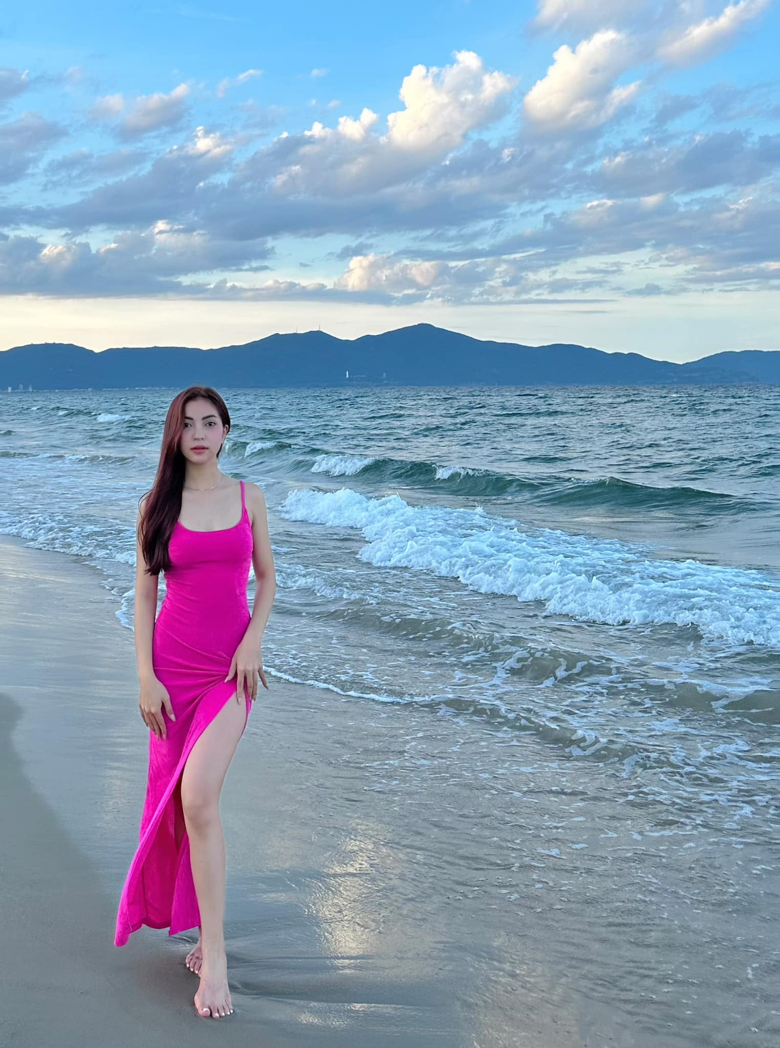 "Mối tình năm 17 tuổi" hot nhất làng bóng đá khoe visual sáng bừng sân pickleball, diện bikini nóng bỏng còn gây sốt hơn!- Ảnh 10.