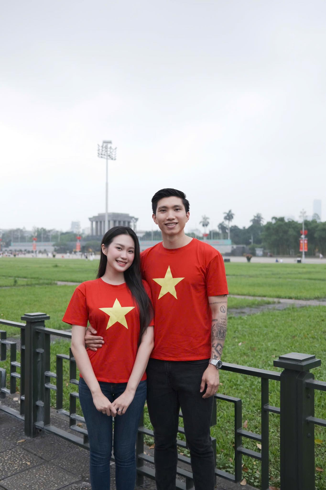 Công Vinh - Thuỷ Tiên, Công Phượng - Hoà Minzy và những cặp đôi cầu thủ - mỹ nhân showbiz gây sốt 1 thời giờ ra sao?- Ảnh 5.