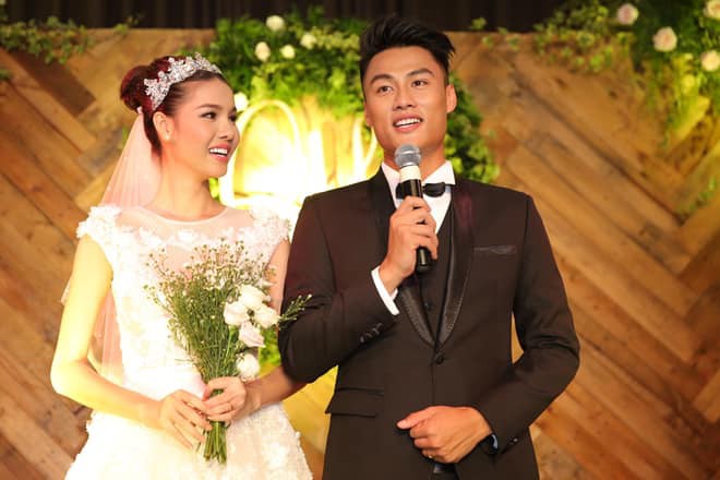 Công Vinh - Thuỷ Tiên, Công Phượng - Hoà Minzy và những cặp đôi cầu thủ - mỹ nhân showbiz gây sốt 1 thời giờ ra sao?- Ảnh 2.