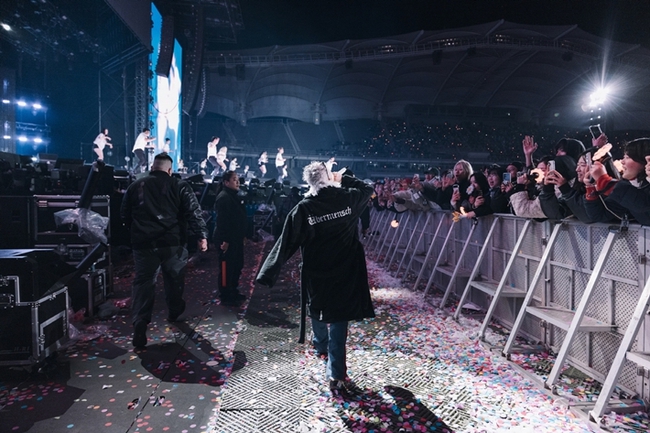 G-Dragon bất ngờ nhận b&atilde;o phẫn nộ, fan ồ ạt k&ecirc;u gọi huỷ concert: Chuyện g&igrave; đ&acirc;y?- Ảnh 4.