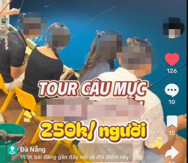 Quảng cáo tour du lịch câu mực 'chui' trên biển Đà Nẵng- Ảnh 1.