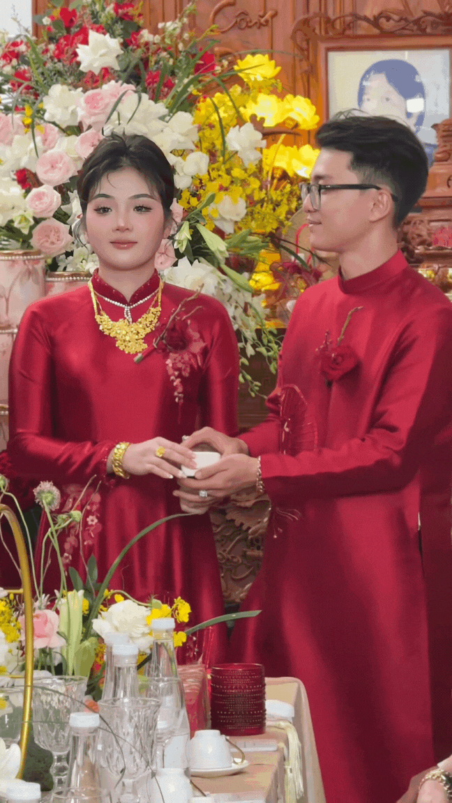 Độc lạ đám cưới miền Tây: Cô dâu được trao của hồi môn 100 con chồn hương, cổ phần nuôi hàu..., cảm xúc của bố vợ gây chú ý- Ảnh 4.