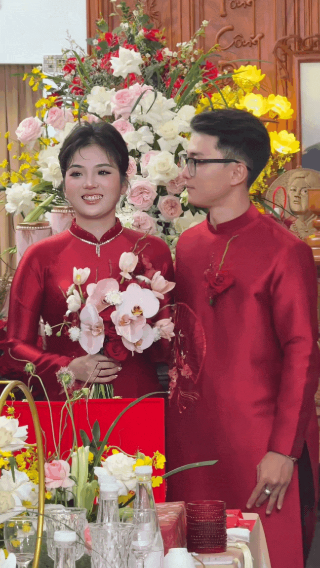 Độc lạ đám cưới miền Tây: Cô dâu được trao của hồi môn 100 con chồn hương, cổ phần nuôi hàu..., cảm xúc của bố vợ gây chú ý- Ảnh 6.