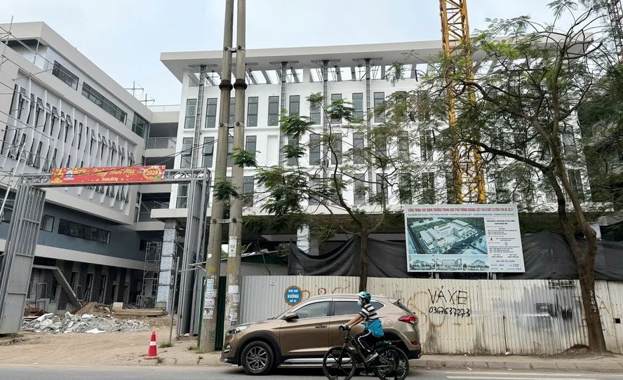Cuối tuần là thi lớp 10, giữa tuần phụ huynh Hà Nội vỡ oà vì TIN VUI bất ngờ: Mong các năm sau tiếp tục như này!- Ảnh 2.