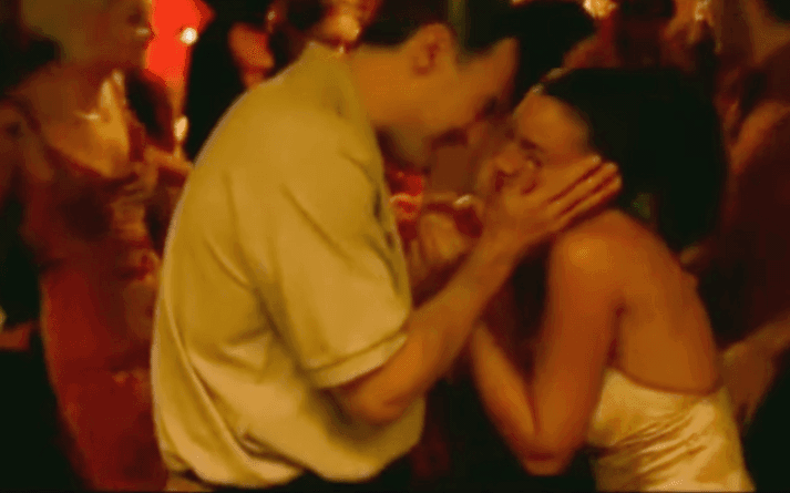 Phim 18+ ám ảnh nhất lịch sử: Cảnh nóng kinh hoàng dài tận 9 phút, khán giả ớn lạnh tháo chạy khỏi rạp