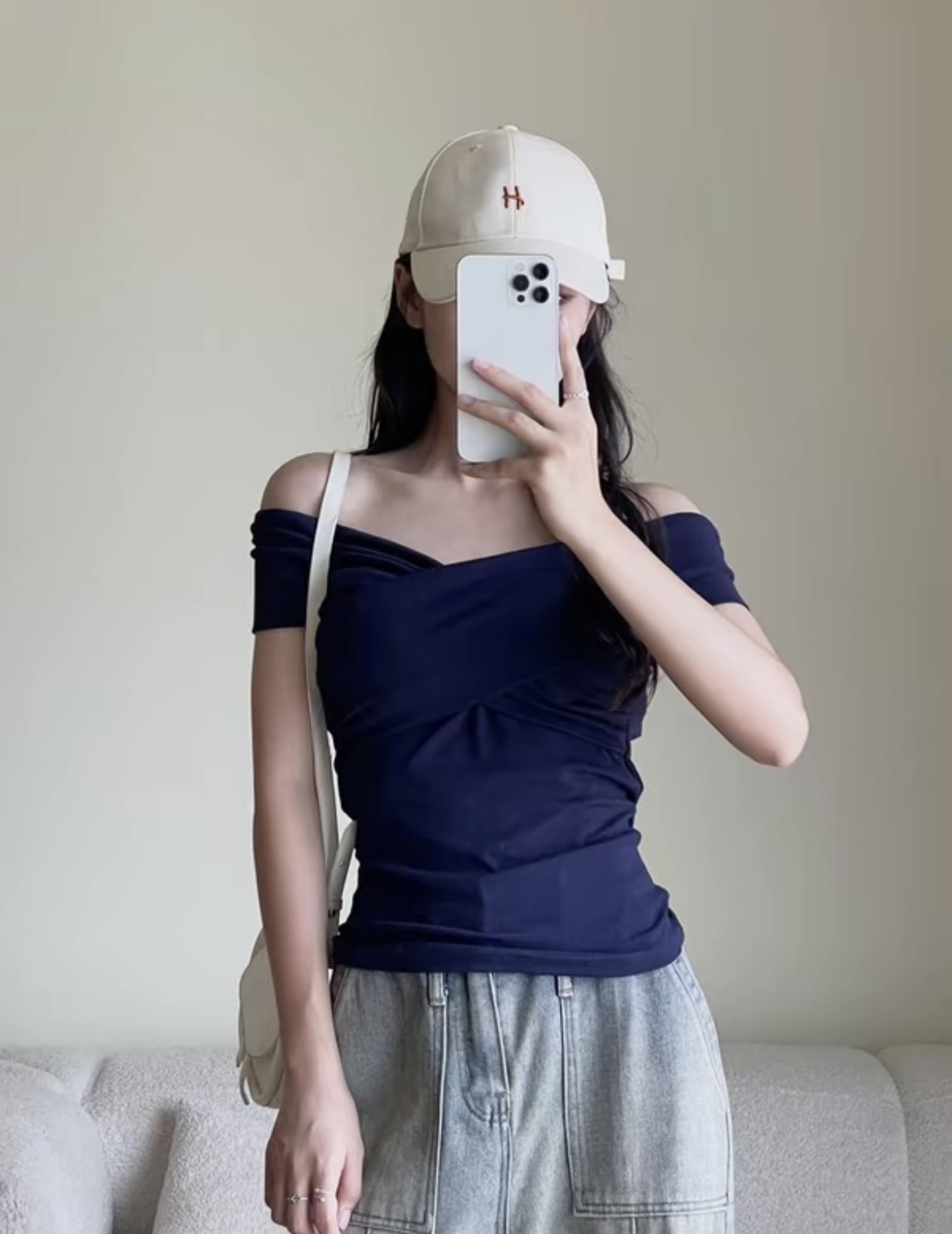 2 kiểu áo hot nhất hè này: Giá chưa đến 100k mà giúp vóc dáng thon thả hơn khi diện- Ảnh 12.