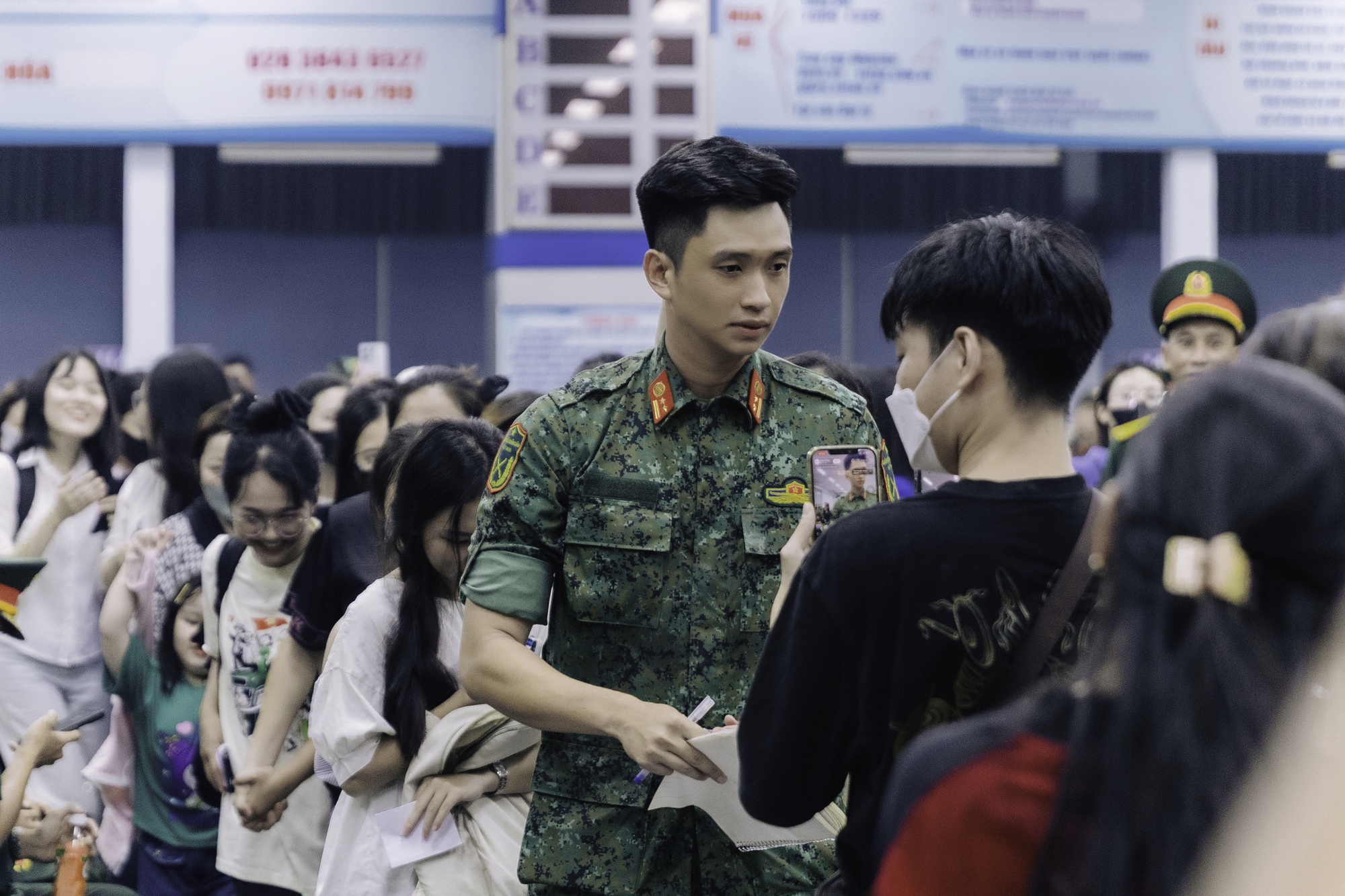Hãy để Hiệp làm chiến sĩ, đừng biến Hiệp thành "ngôi sao"!- Ảnh 2. Hãy để Hiệp làm chiến sĩ, đừng biến Hiệp thành "ngôi sao"!- Ảnh 2.