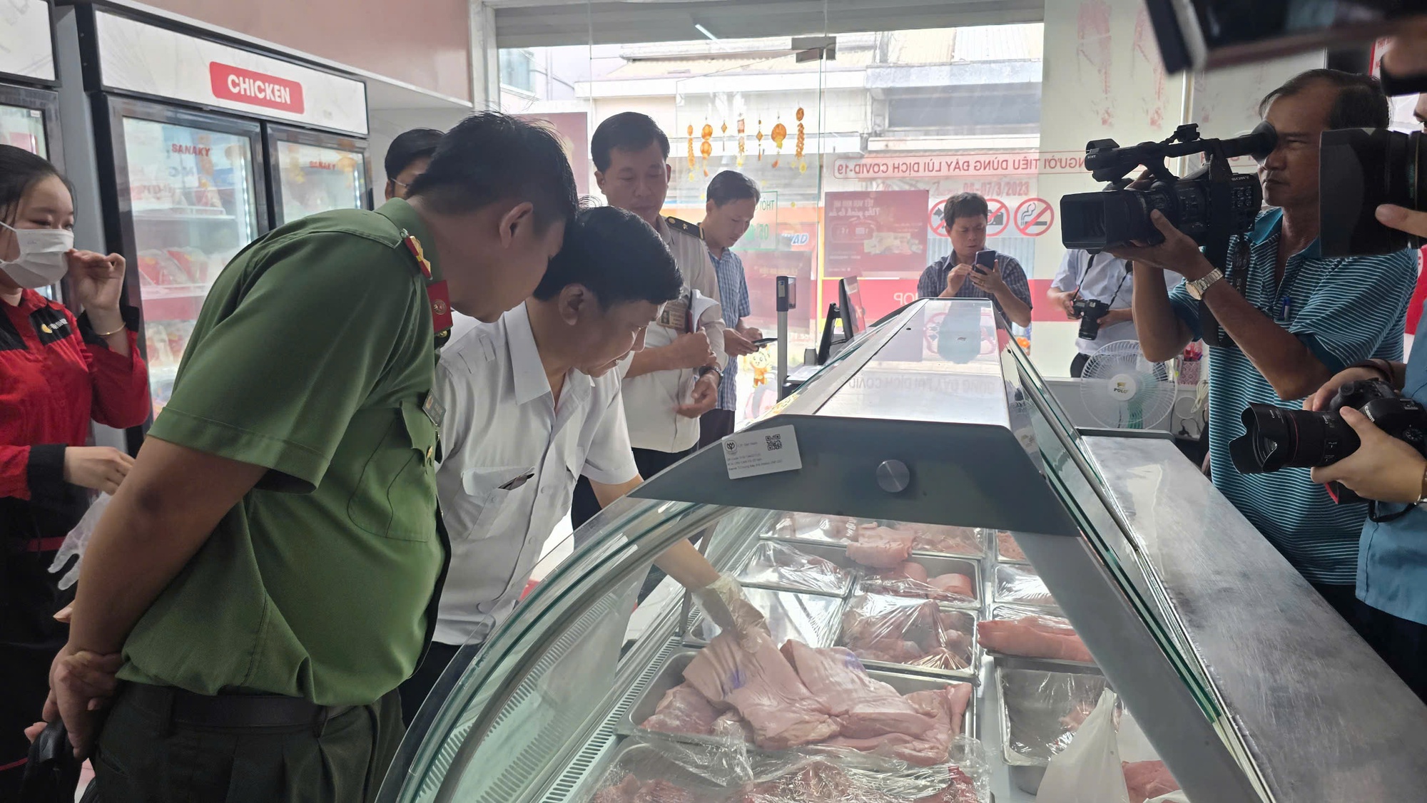 Người “tố” cửa hàng của C.P. Việt Nam: “Tôi không hơn thua, chỉ muốn bảo vệ cộng đồng”- Ảnh 5.