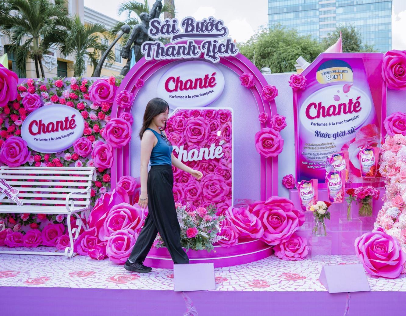 Check-in và sải bước như nàng thơ tại “vườn hồng Pháp thu nhỏ” cùng Chanté- Ảnh 1.