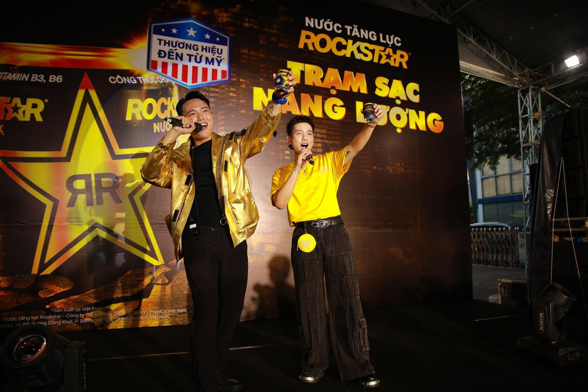 Cùng nhìn lại hành trình tiếp sức và truyền năng lượng tích cực khắp thành phố của Rockstar- Ảnh 4.