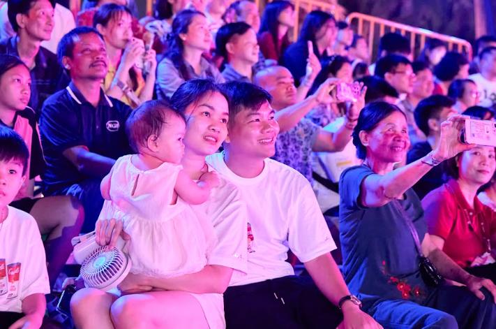 Đây là những đặc quyền chỉ có khi đến khán đài xem show “Bản giao hưởng Đảo Xanh”- Ảnh 5.