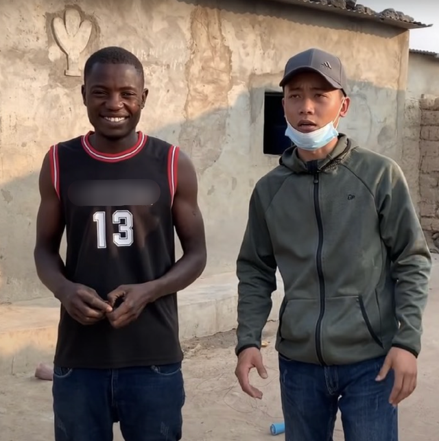 Nhân vật bản địa "giàu" nhất team châu Phi sa cơ, tìm hướng tự sinh tồn: Netizen nói thẳng 1 điều- Ảnh 1.