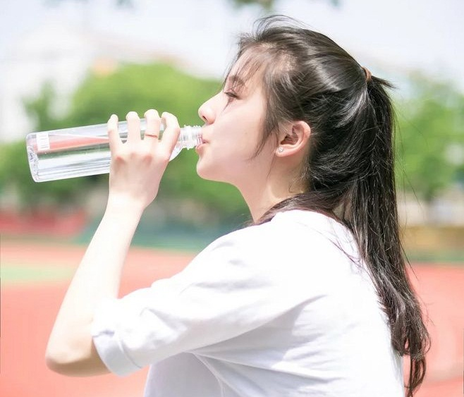 Collagen bị hút cạn, phụ nữ sẽ già rất nhanh nếu dùng 2 loại thực phẩm bổ sung này không đúng cách!- Ảnh 3.
