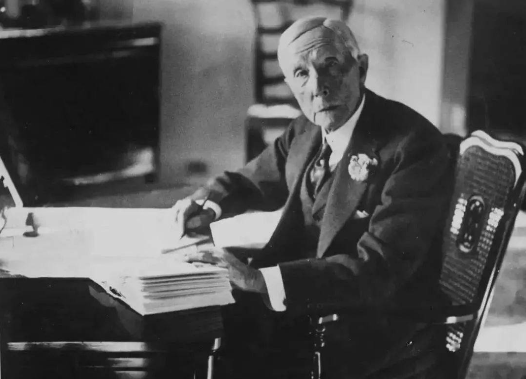 Người xưa dạy "t&iacute;ch tiểu th&agrave;nh đại", tỷ ph&uacute; Rockefeller lập tức chứng minh điều ngược lại: Nếu kiếm được 10 triệu, tiết kiệm bao nhi&ecirc;u cũng chỉ c&oacute; 10 triệu!- Ảnh 2.