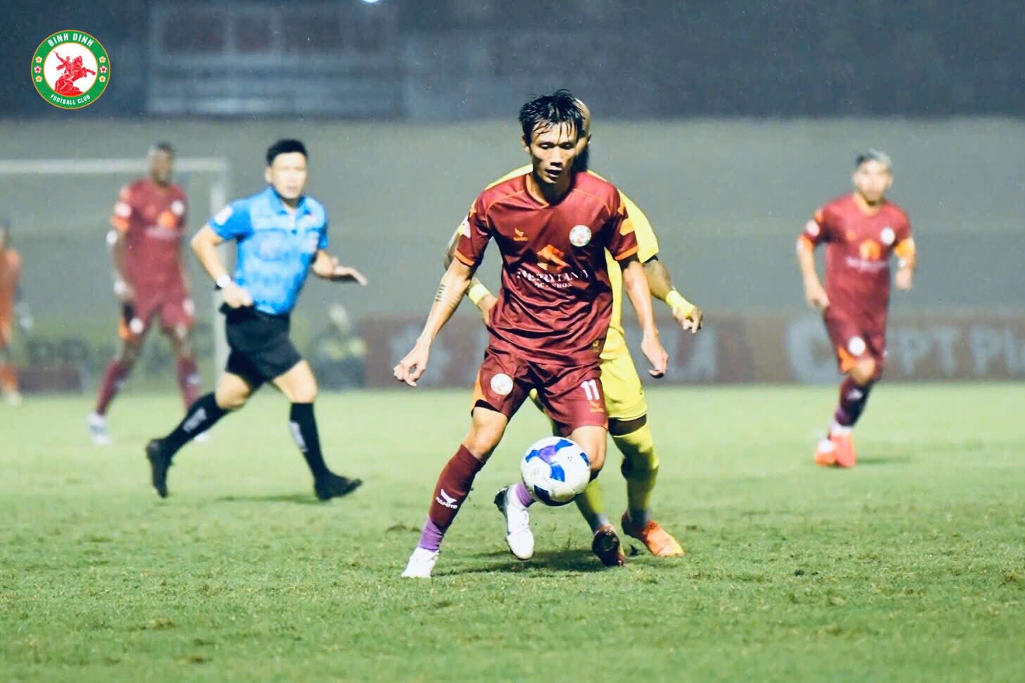 Thua tan nát, đội bóng quê bầu Đức “lâm nguy” ở cuộc chiến trụ hạng V.League- Ảnh 1.