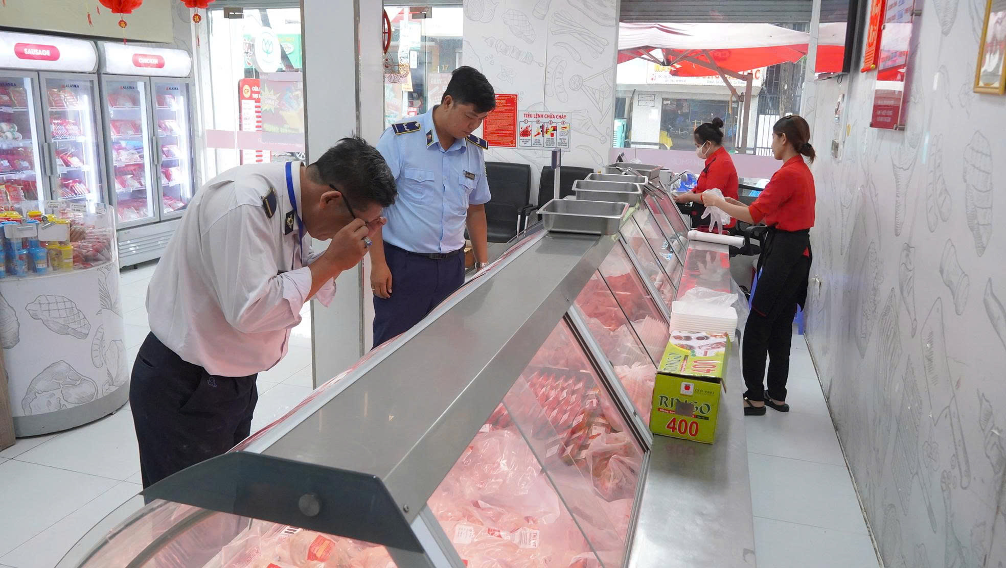 Người “tố” cửa hàng của C.P. Việt Nam: “Tôi không hơn thua, chỉ muốn bảo vệ cộng đồng”- Ảnh 2.