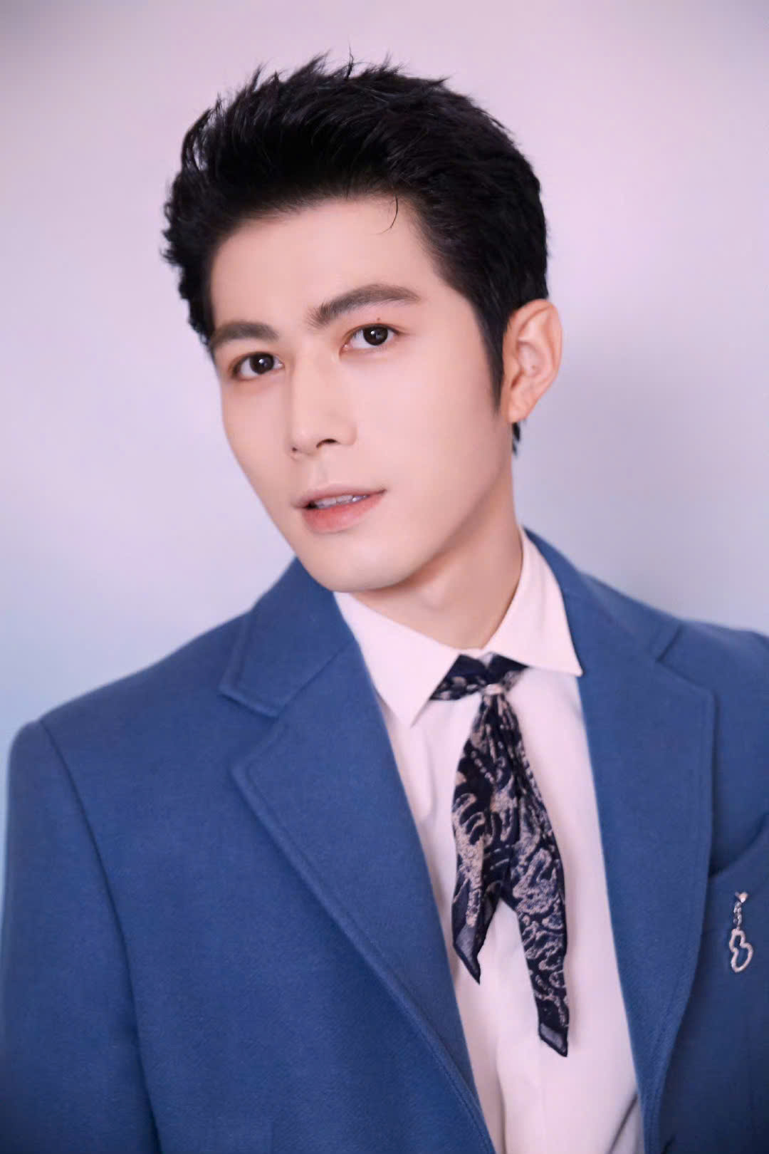 Nam diễn viên khổ nhất showbiz đăng đàn gây hoang mang tột độ: 