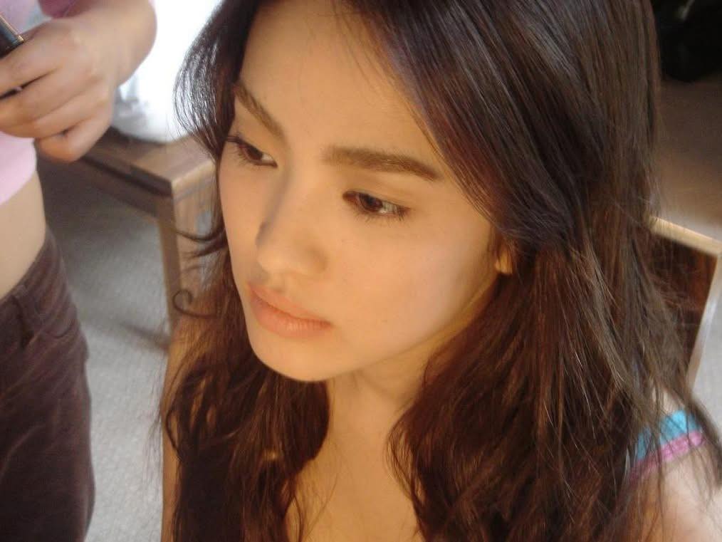 Nhan sắc không camera thường nào “đánh bại” nổi: Song Hye Kyo tuổi đôi mươi đẹp mộc đến nao lòng- Ảnh 4.