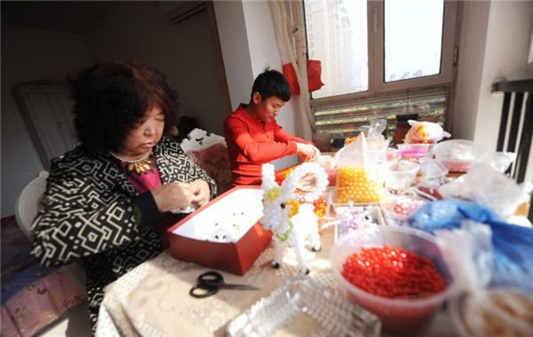 Ch&agrave;ng trai 28 tuổi lấy vợ U70, sau đ&aacute;m cưới c&aacute;i kết thật "ngỡ ng&agrave;ng"- Ảnh 3.