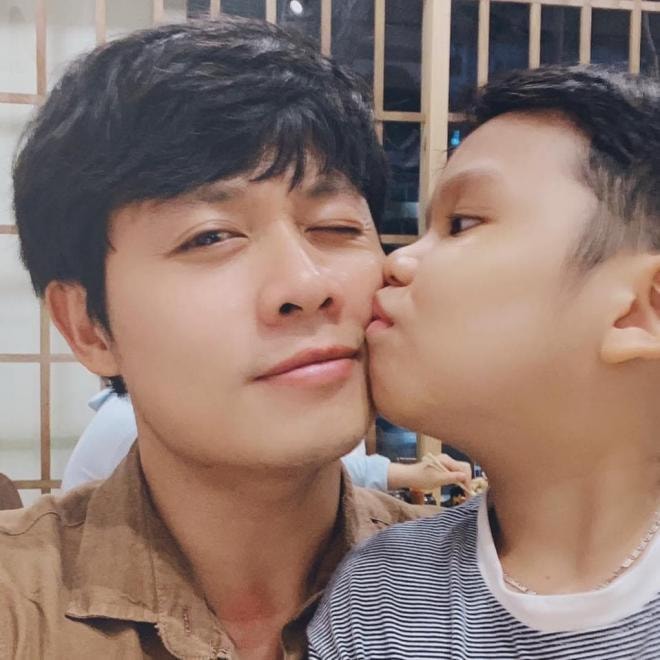 Thấy con trai mới gia nhập "khối nghỉ hè" có vẻ rảnh rỗi, nhạc sĩ Nguyễn Văn Chung vui vẻ "gợi ý" một việc khiến cậu bé hoảng hốt- Ảnh 4.