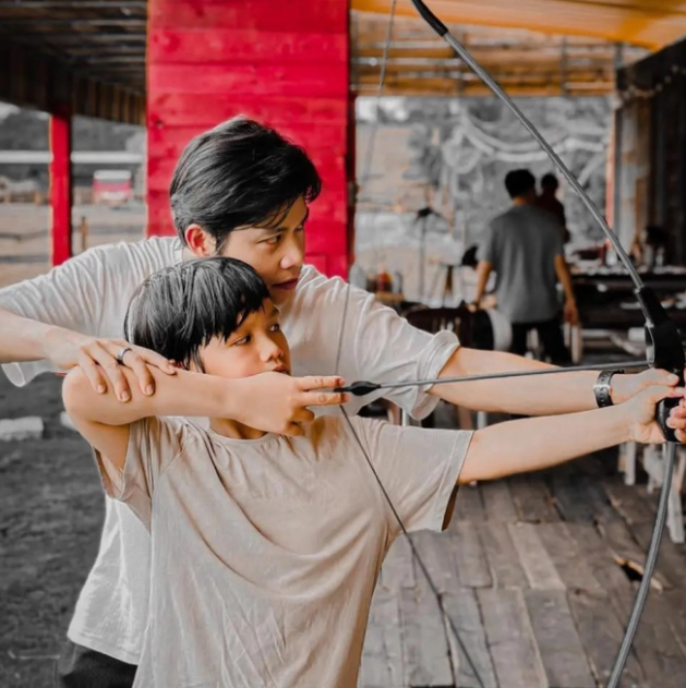 Thấy con trai mới gia nhập "khối nghỉ hè" có vẻ rảnh rỗi, nhạc sĩ Nguyễn Văn Chung vui vẻ "gợi ý" một việc khiến cậu bé hoảng hốt- Ảnh 6.