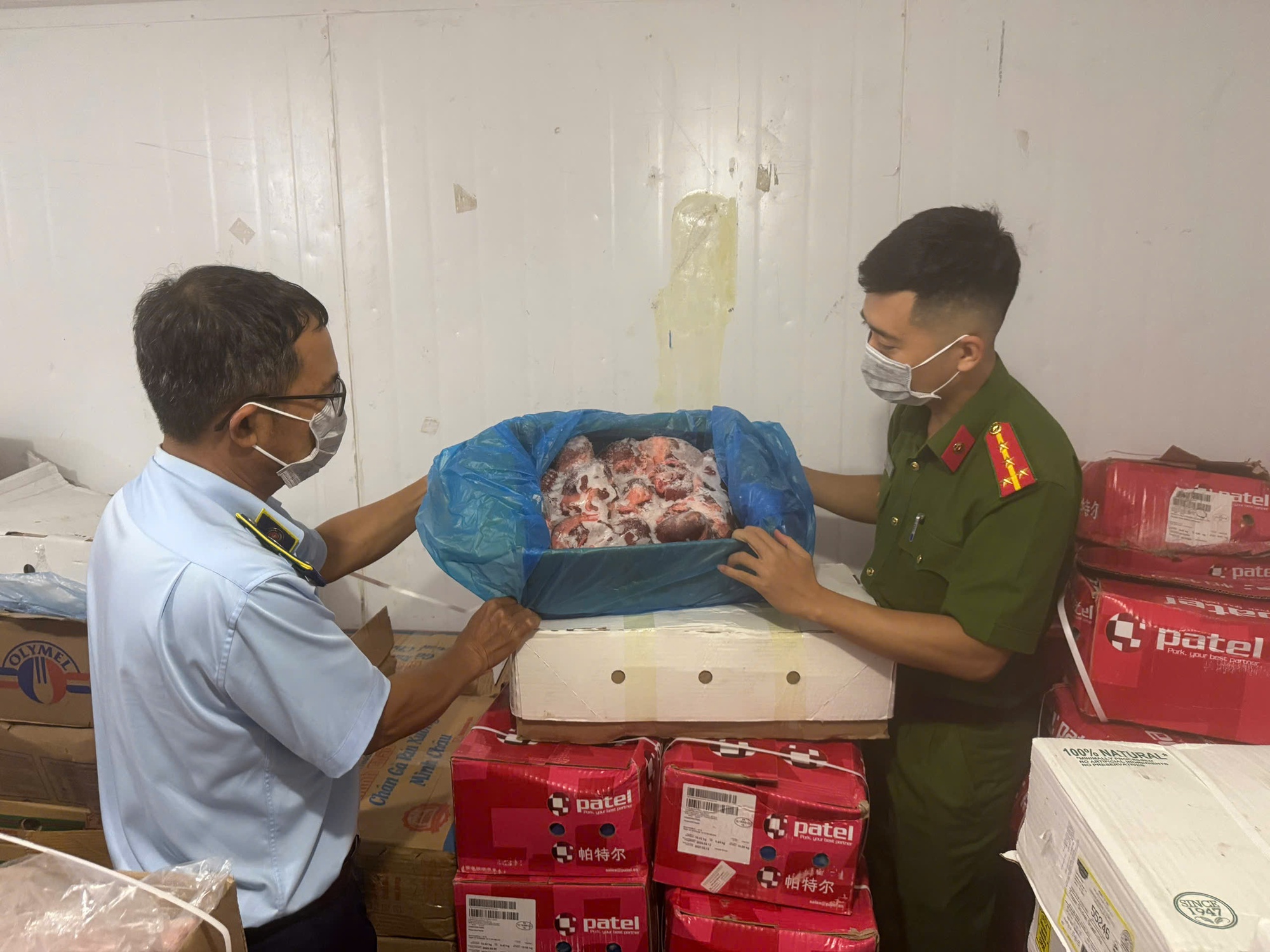 "Đột kích" kho hàng đông lạnh của Công ty Thịnh Phát Food- Ảnh 2.