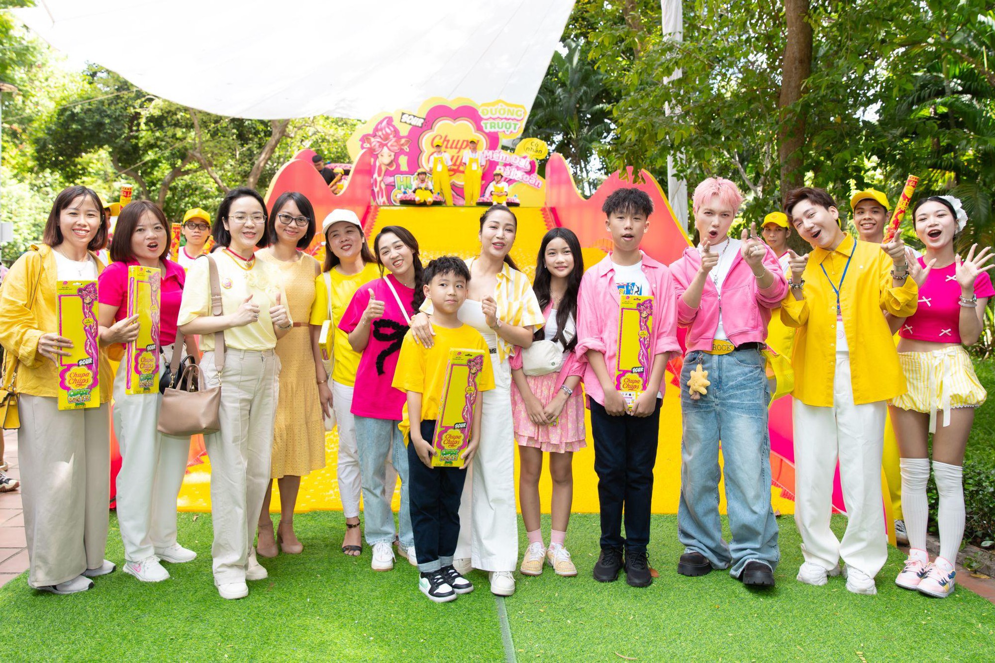 Chupa Chups lan tỏa tinh thần “Mãi Vui”: Khi người lớn và trẻ con cùng cười tít mắt tại Ngày hội Hươu Cao Cổ- Ảnh 5.
