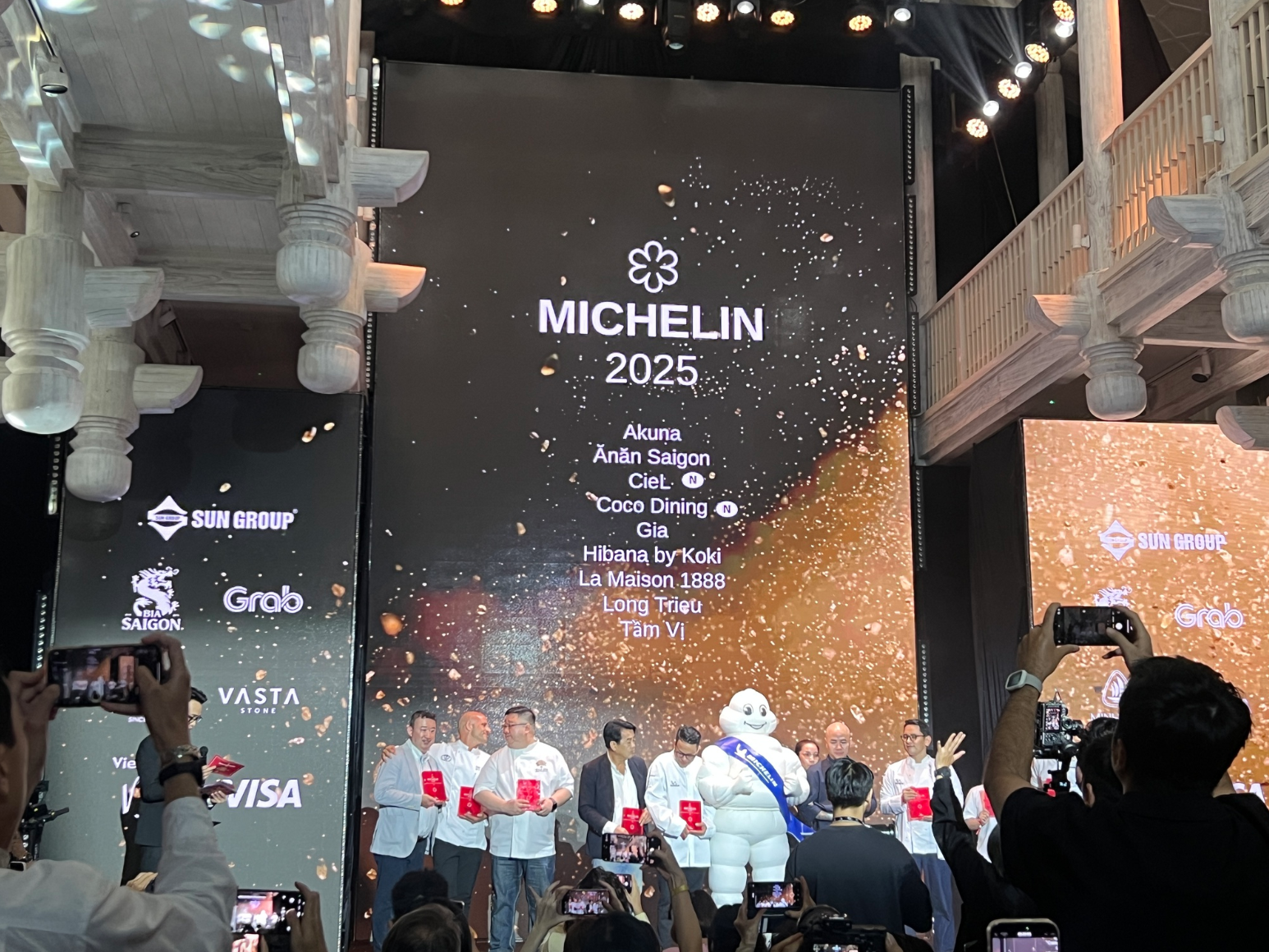 Hóng gấp: 9 nhà hàng Việt đạt sao MICHELIN 2025, 1 cái tên chính là nơi tổ chức trao giải tối nay!- Ảnh 1.