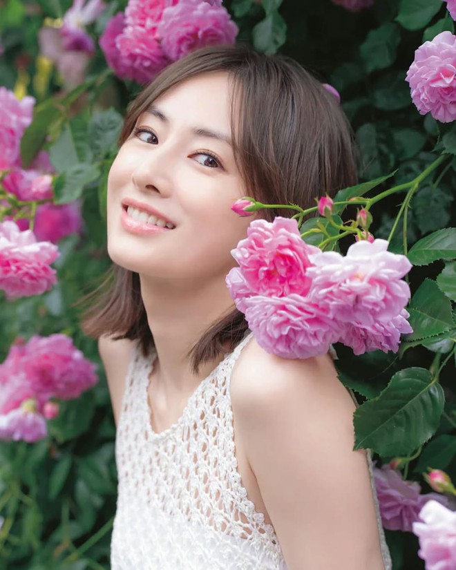 “Mỹ nhân đẹp nhất mọi thời đại” hơn 20 năm trước style quá đỉnh, giờ ngắm lại vẫn sướng mắt!- Ảnh 23.