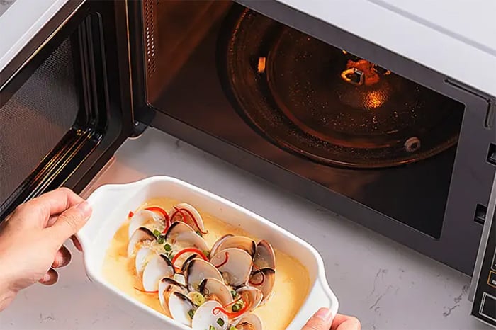 4 món ăn tuyệt đối không nên hâm lại- Ảnh 2.
