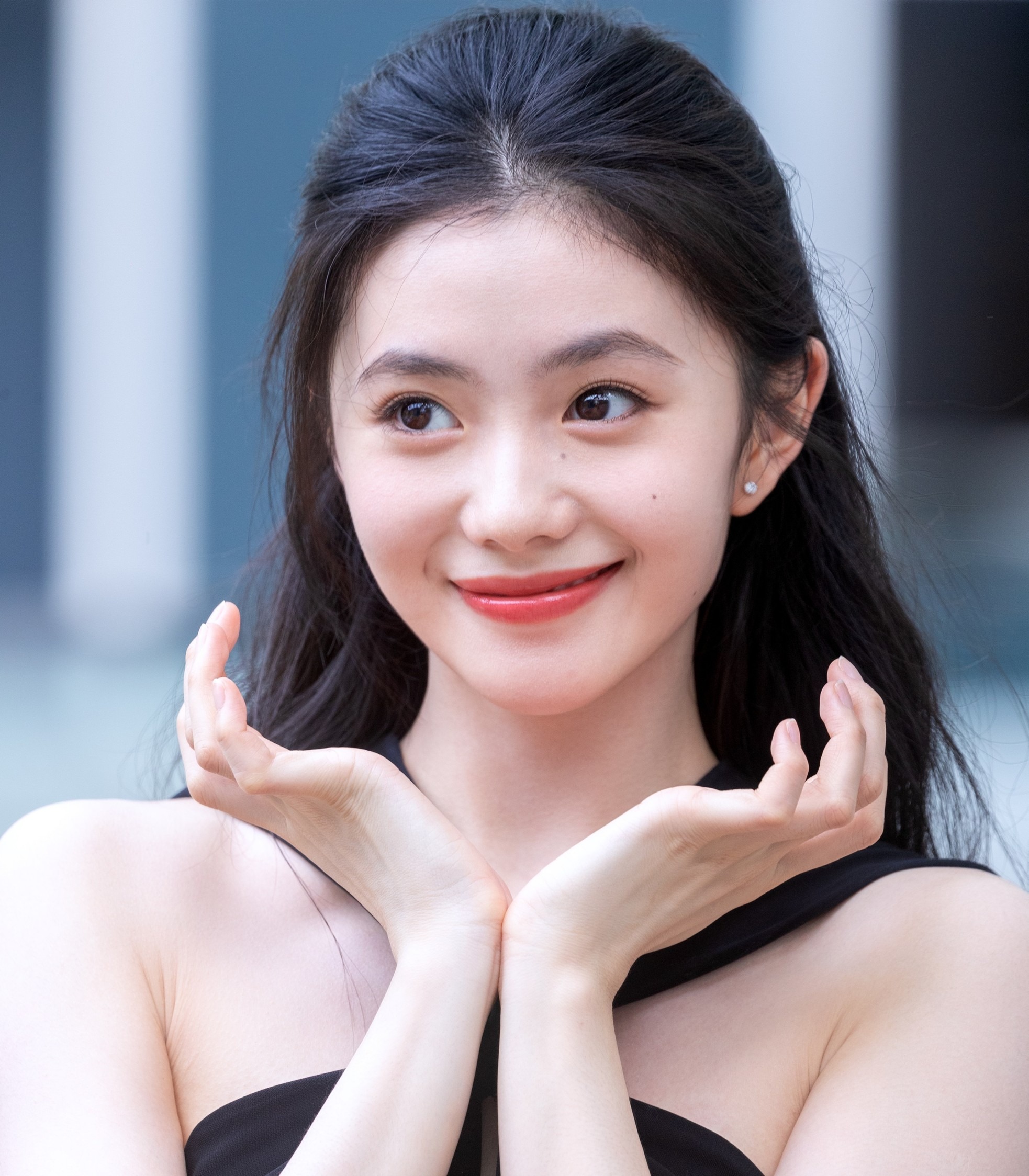 Nữ chính phim ngôn tình quyết không đóng cảnh hôn: Visual tiên tử, ăn mặc sành điệu không điểm chê- Ảnh 1.