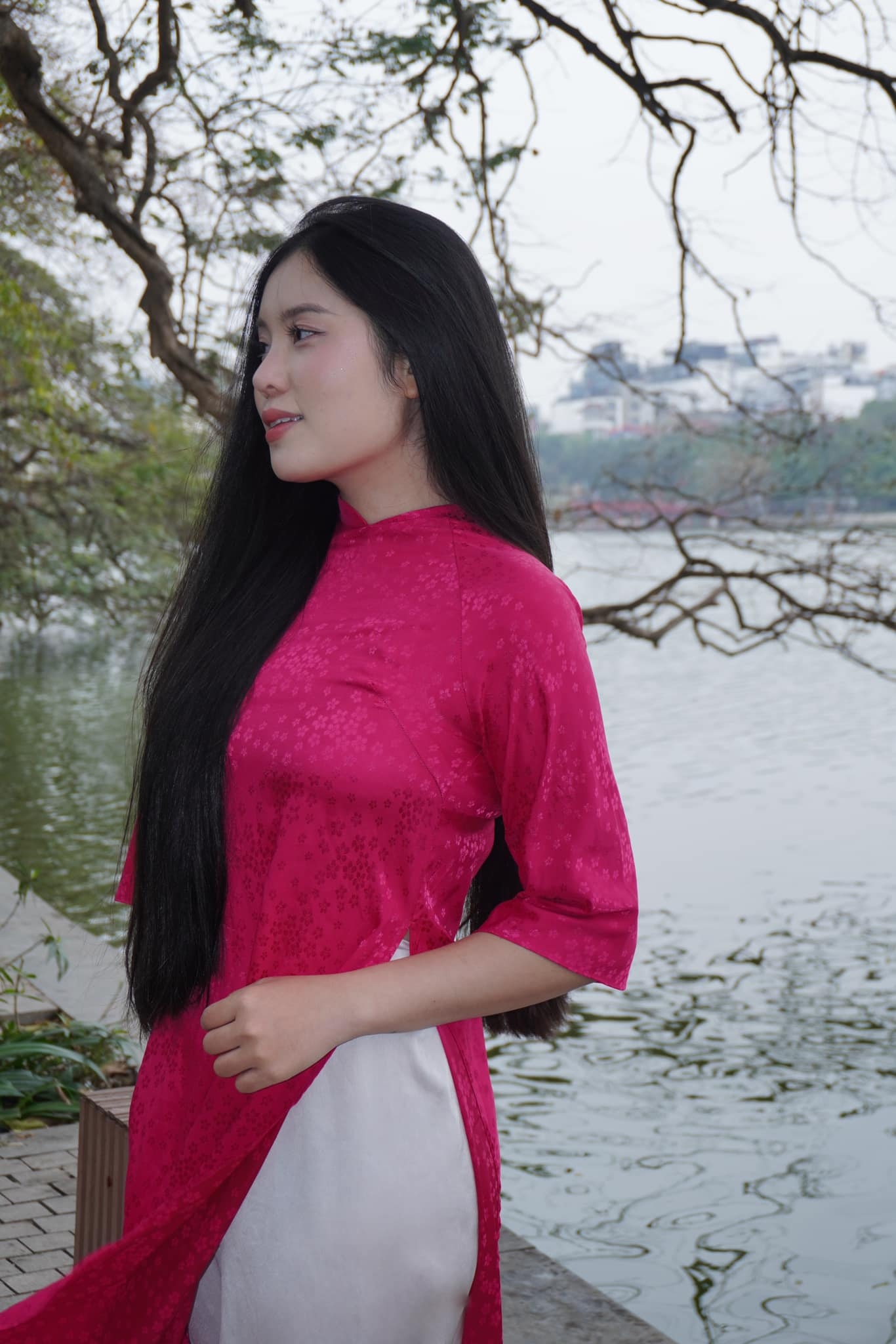 Từng bị hư tổn, gãy rụng cả búi do nhuộm tẩy tóc, cô nàng 