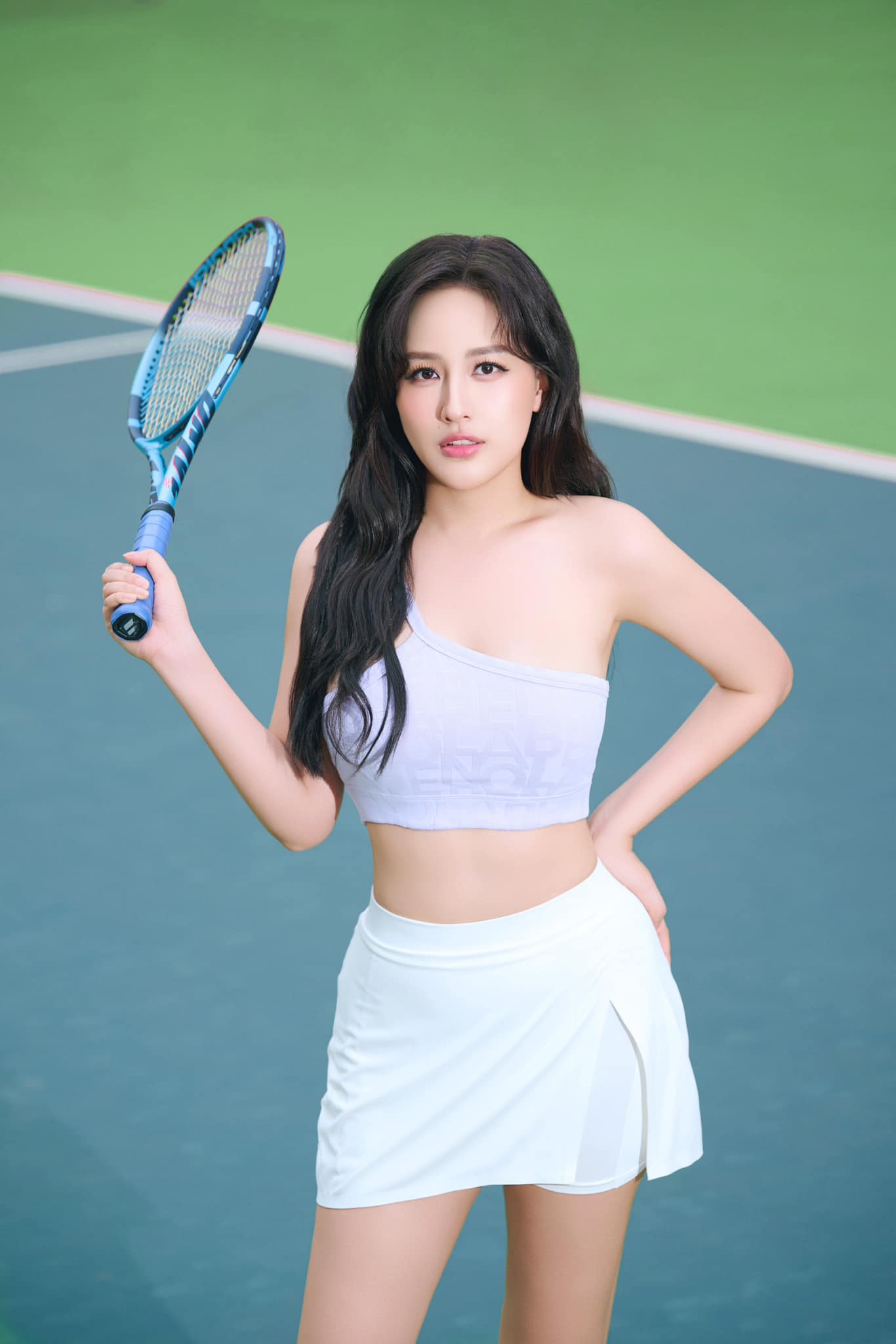 Ngỡ ngàng trước nhan sắc U40 của Mai Phương Thuý trên sân tennis, visual nét căng, trình đập bóng cũng không vừa- Ảnh 1.