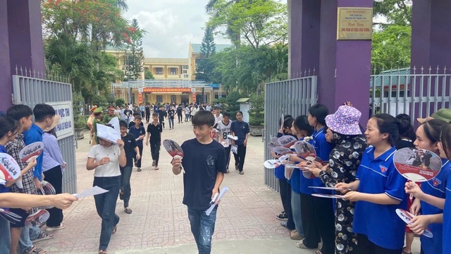 Thầy giáo nói "học cho lắm rồi cũng đi làm thuê" là giáo viên dạy lớp chọn, đồng nghiệp đưa ra nhận xét- Ảnh 2.