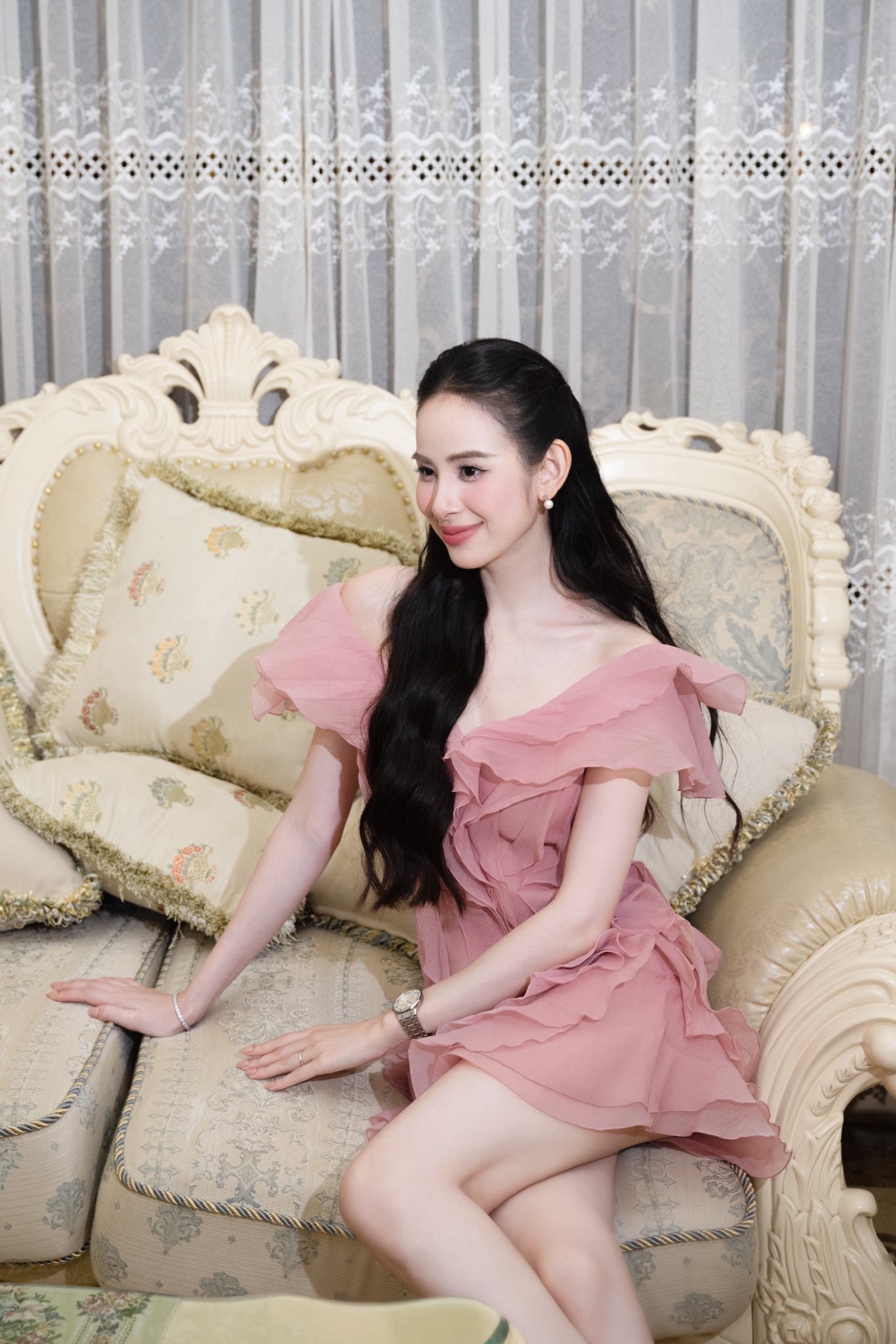 Giữa tranh cãi mỹ nhân 2k2 làm dâu hào môn sau khi chia tay Nam vương: Lộ clip chồng thiếu gia lên tiếng- Ảnh 3. Giữa tranh cãi mỹ nhân 2k2 làm dâu hào môn sau khi chia tay Nam vương: Lộ clip chồng thiếu gia lên tiếng- Ảnh 3.