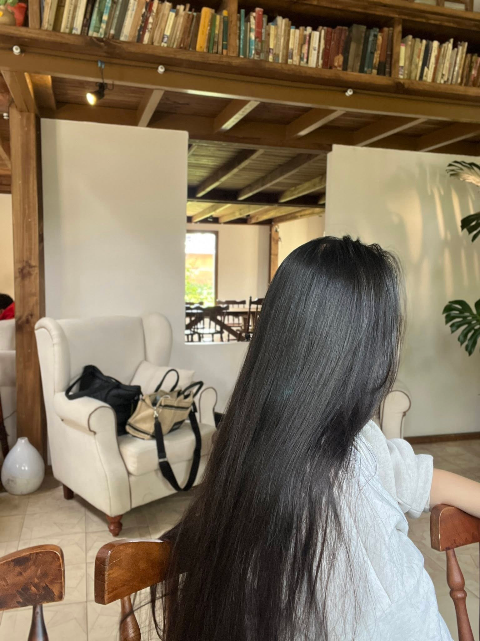 Từng bị hư tổn, gãy rụng cả búi do nhuộm tẩy tóc, cô nàng 