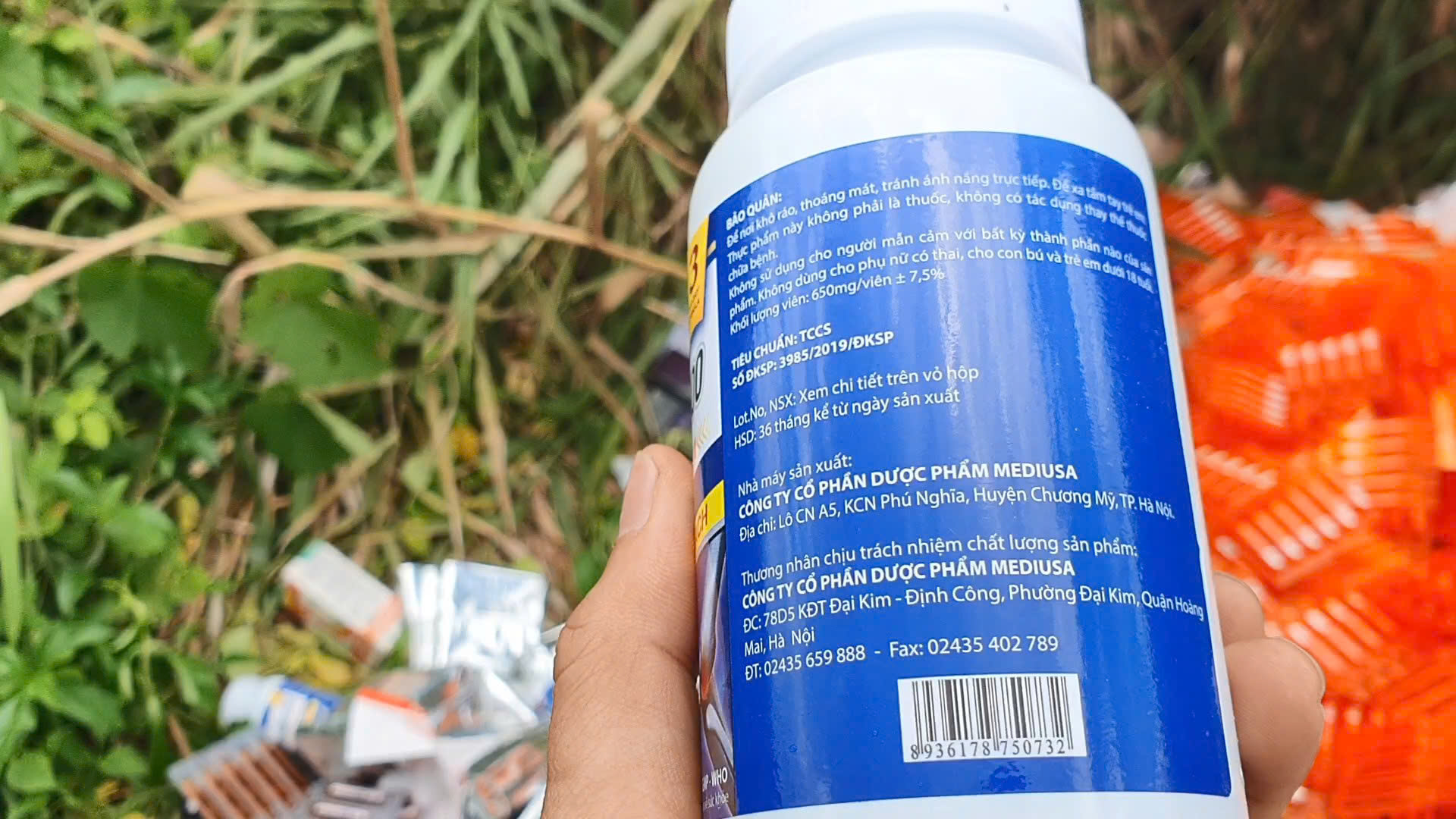 Công an TP HCM vào cuộc vụ phát hiện khối lượng lớn thực phẩm chức năng ở bãi đất trống- Ảnh 4.