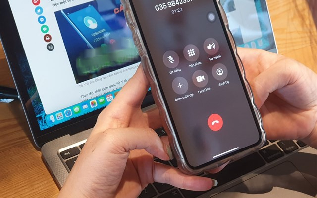 Nghe cuộc điện thoại c&oacute; c&ugrave;ng 1 nội dung n&agrave;y, 3 người ở H&agrave; Nội mất lu&ocirc;n 2,5 tỷ đồng: C&ocirc;ng an ra cảnh b&aacute;o- Ảnh 1.