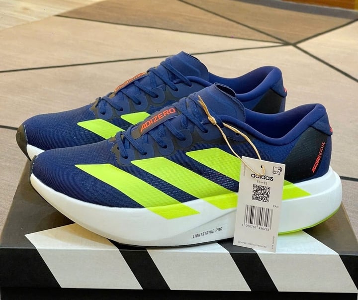 Gi&agrave;y Adidas, Nike, Puma giả, gi&aacute; v&agrave;i trăm ngh&igrave;n một đ&ocirc;i b&aacute;n khắp nơi ở TP.HCM- Ảnh 1.