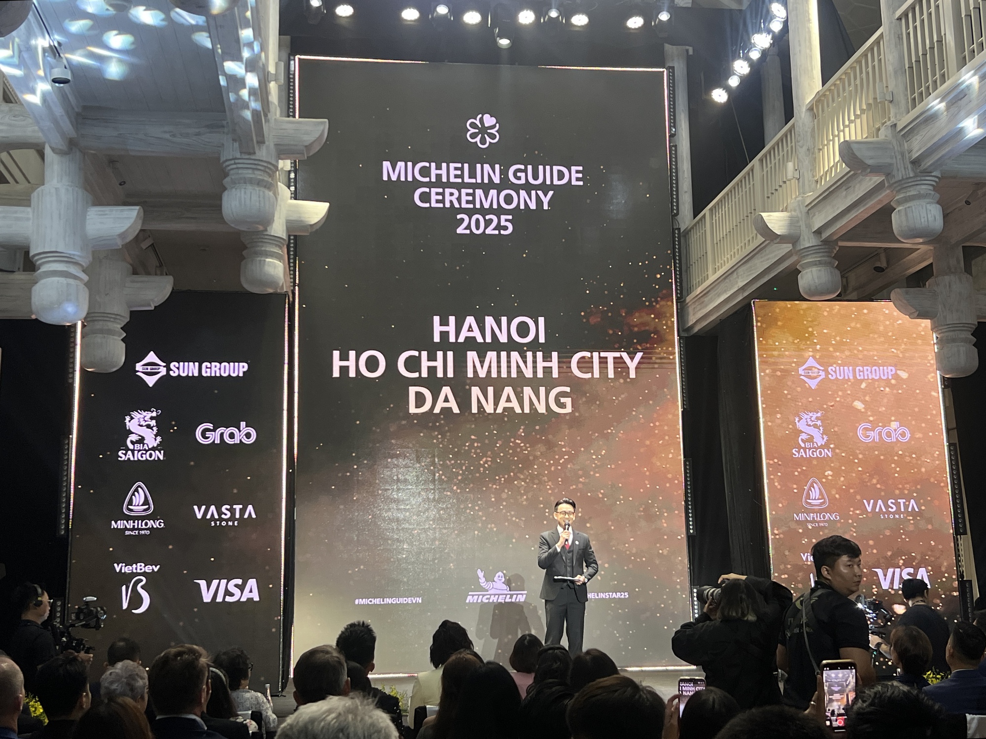 MICHELIN liên tục “hắt hủi” món Việt ngon nhất thế giới khiến cư dân mạng không khỏi bức xúc sau màn trao giải đêm qua- Ảnh 1. MICHELIN liên tục “hắt hủi” món Việt ngon nhất thế giới khiến cư dân mạng không khỏi bức xúc sau màn trao giải đêm qua- Ảnh 1.