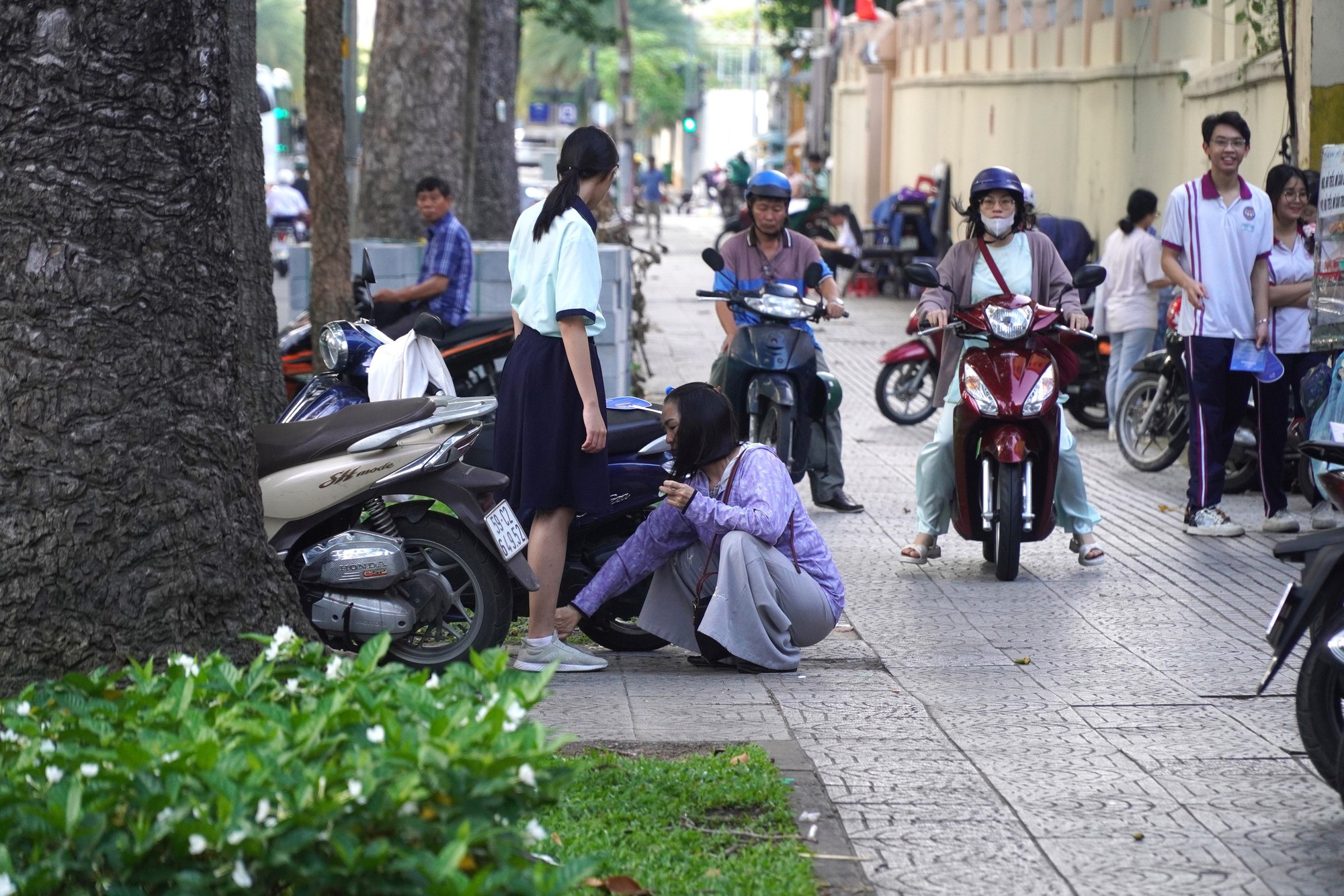 Những khoảnh khắc xúc động tại kỳ thi tuyển sinh lớp 10- Ảnh 7.