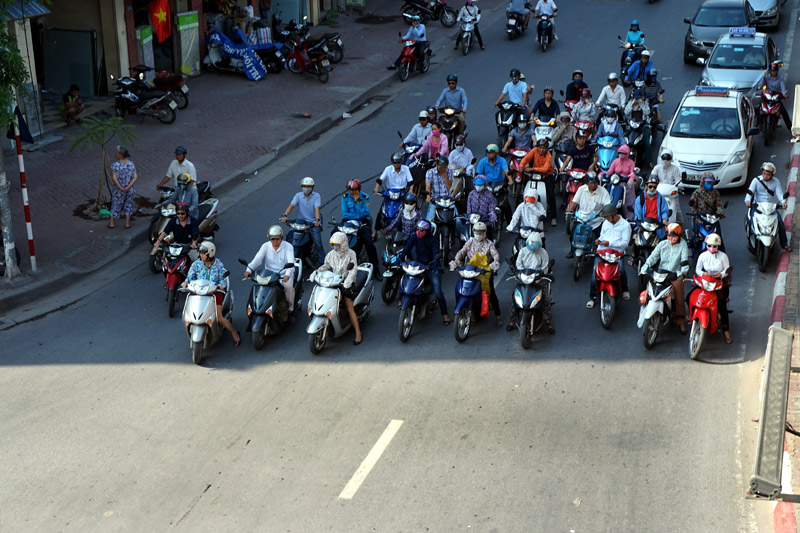 CSGT cảnh báo: 1 kiểu dừng đèn đỏ có thể bị phạt đến 6 triệu đồng- Ảnh 1.