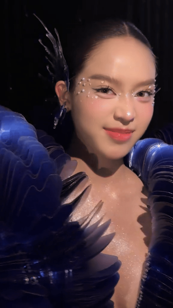 Thanh Thủy bùng nổ visual khi làm first face nhưng trình catwalk vẫn bị “soi nhẹ”- Ảnh 5.